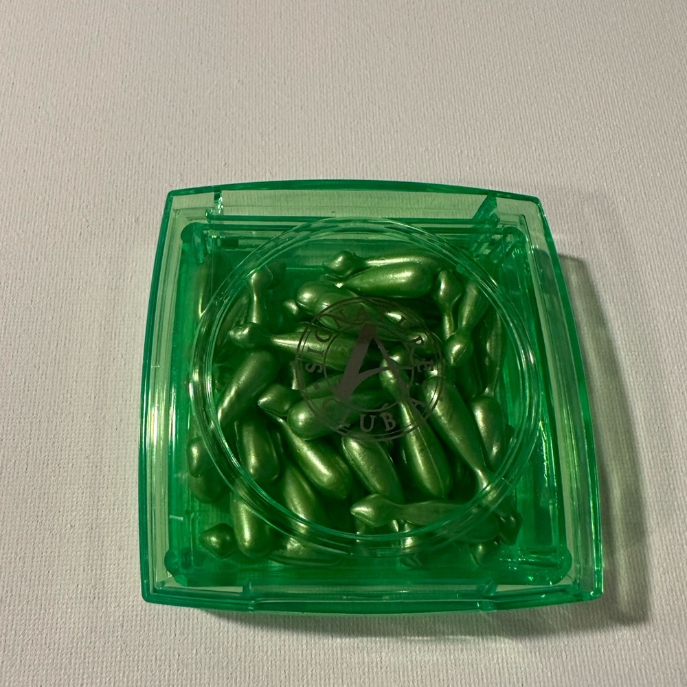 Signature Club A Retinol Firming Wrinkle Penetrating Capsules .5oz NEW - Picture 2 of 4